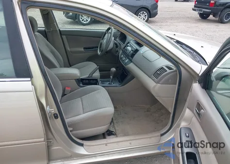 2005 Toyota Camry Std z USA, uszkodzony, nr VIN 4T1BE32K25U092881